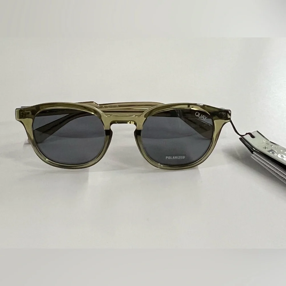 - Quay Australia WALK ON in Olive/Smoke New In Case